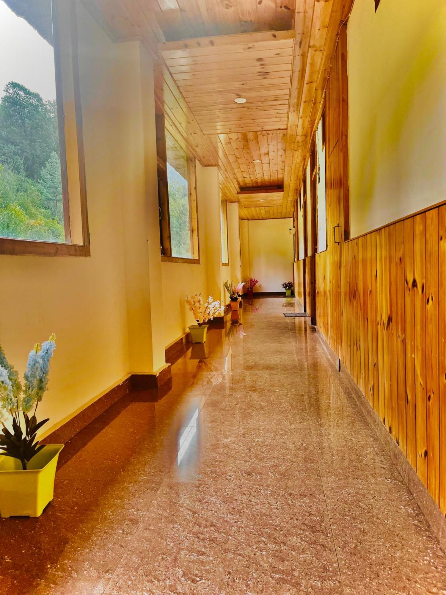 Himalayan Hill Queen Resort, Manali M98160-43400 Ngoại thất bức ảnh