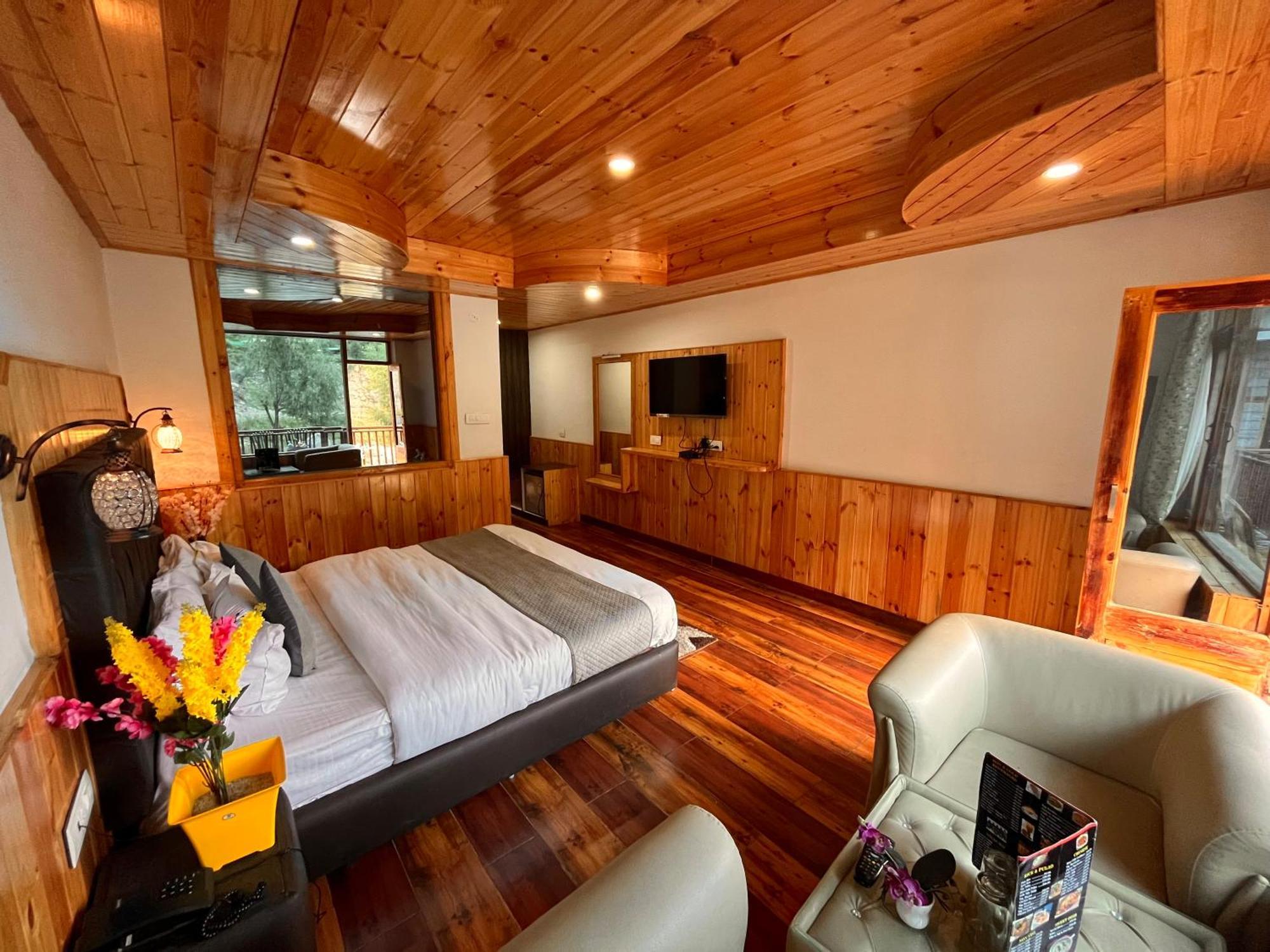 Himalayan Hill Queen Resort, Manali M98160-43400 Ngoại thất bức ảnh