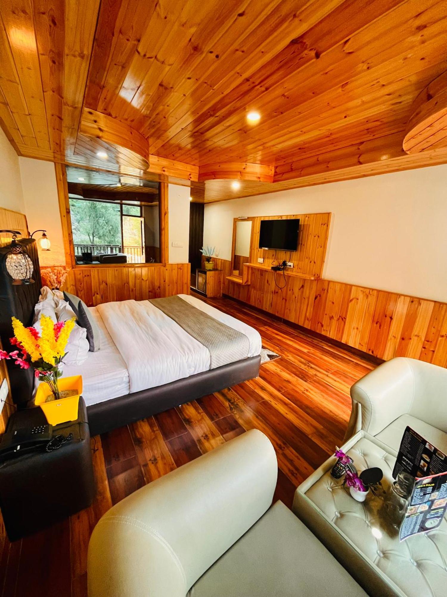 Himalayan Hill Queen Resort, Manali M98160-43400 Ngoại thất bức ảnh