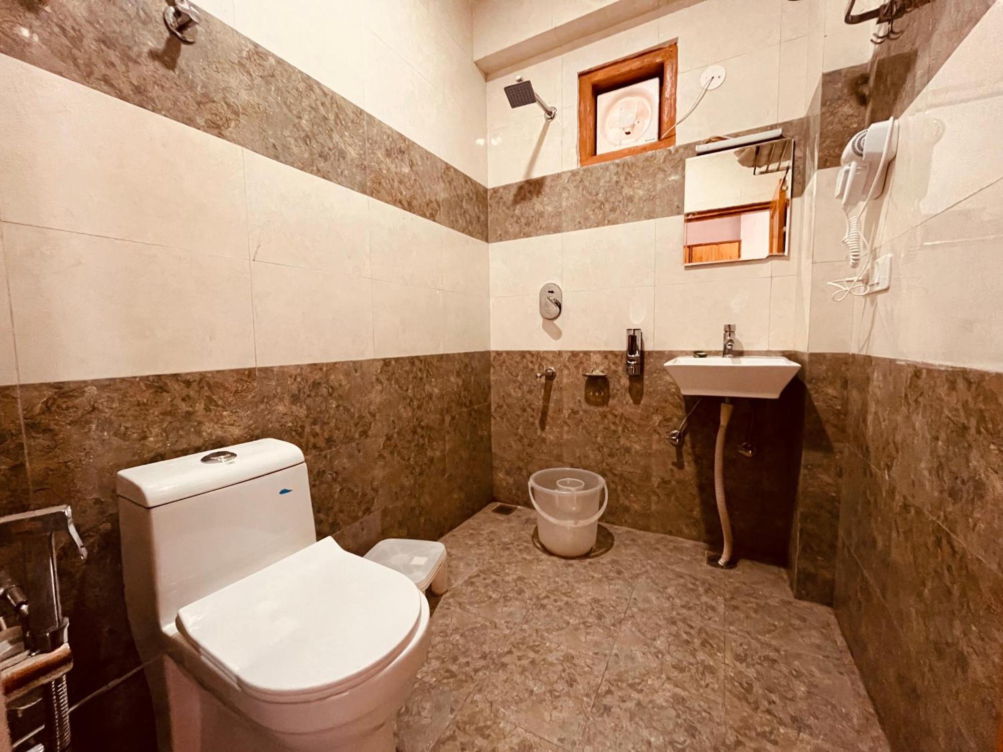 Himalayan Hill Queen Resort, Manali M98160-43400 Ngoại thất bức ảnh
